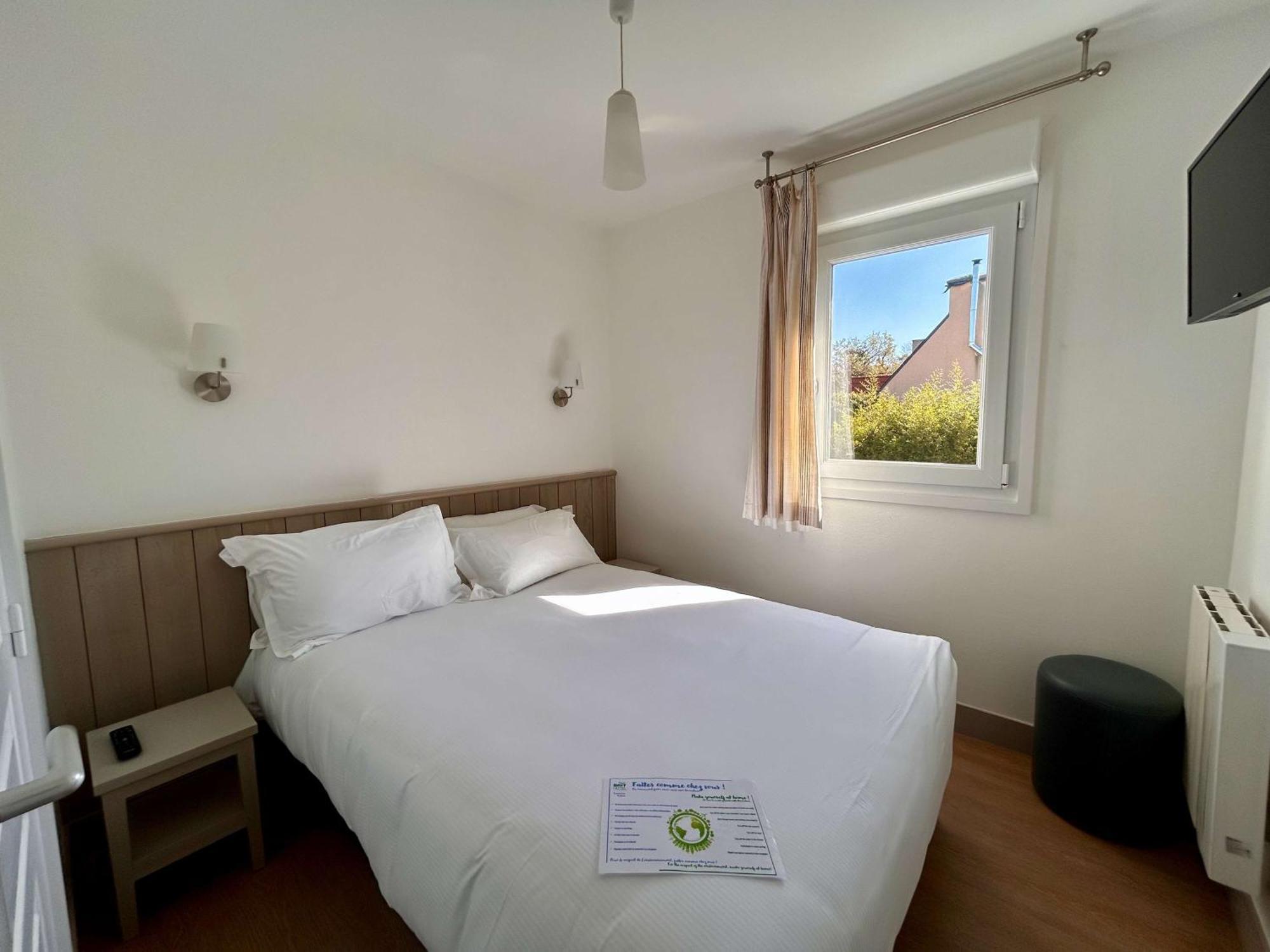 Brit Perros Hotel