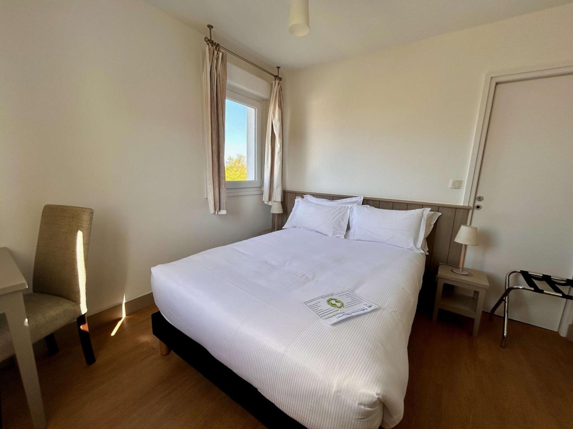 Brit Perros Hotel