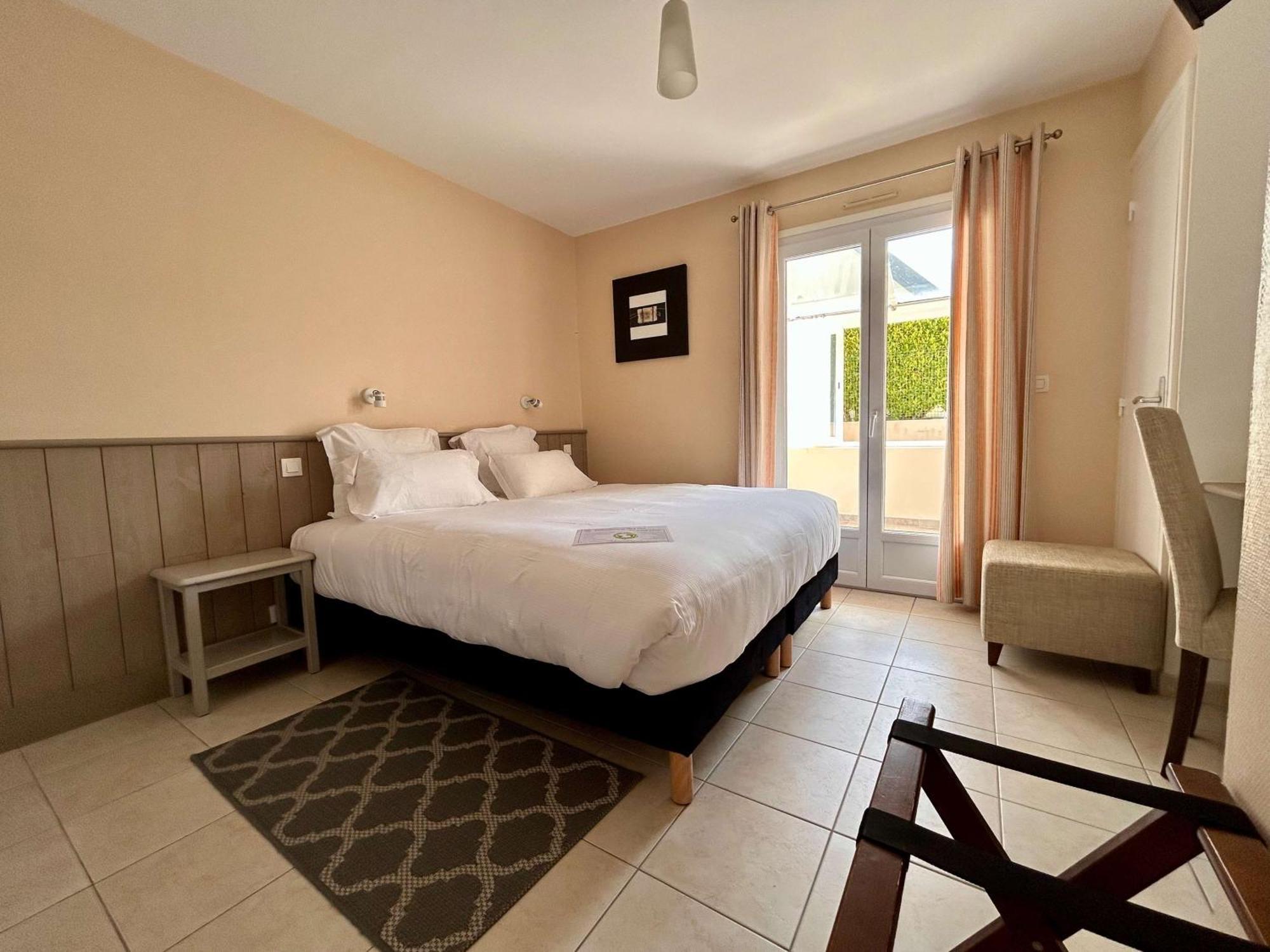 Brit Perros Hotel